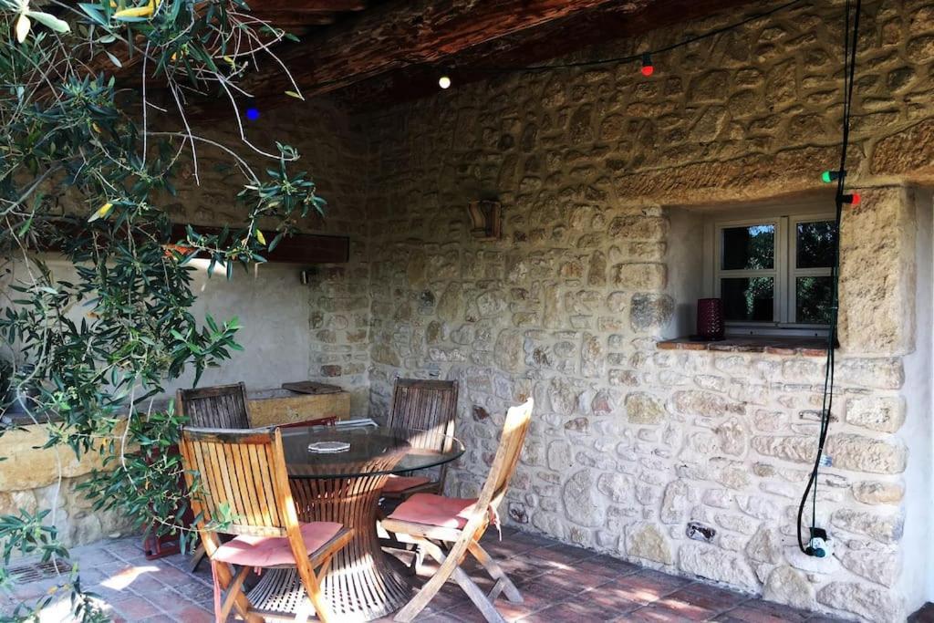 Gite Des Amis Domaine De Mas Caron Caromb 外观 照片