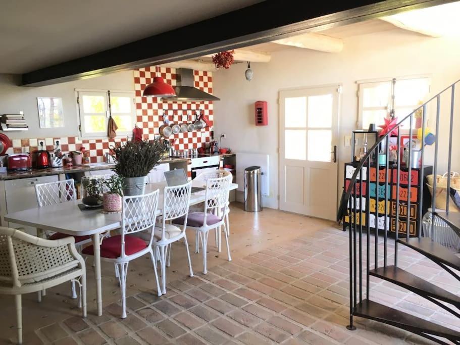 Gite Des Amis Domaine De Mas Caron Caromb 外观 照片